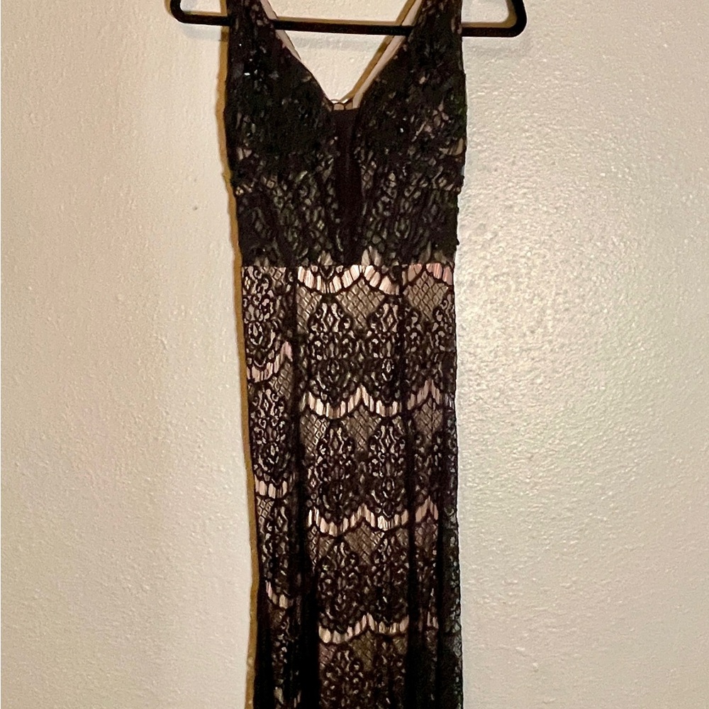 Chic Black Lace Maxi Dress